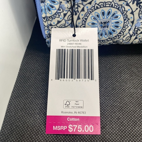 💙🖤VERA BRADLEY💙🖤 Mini Sketched Medallion RFID Turnlock Wallet in Cotton/NWT - Picture 6 of 8